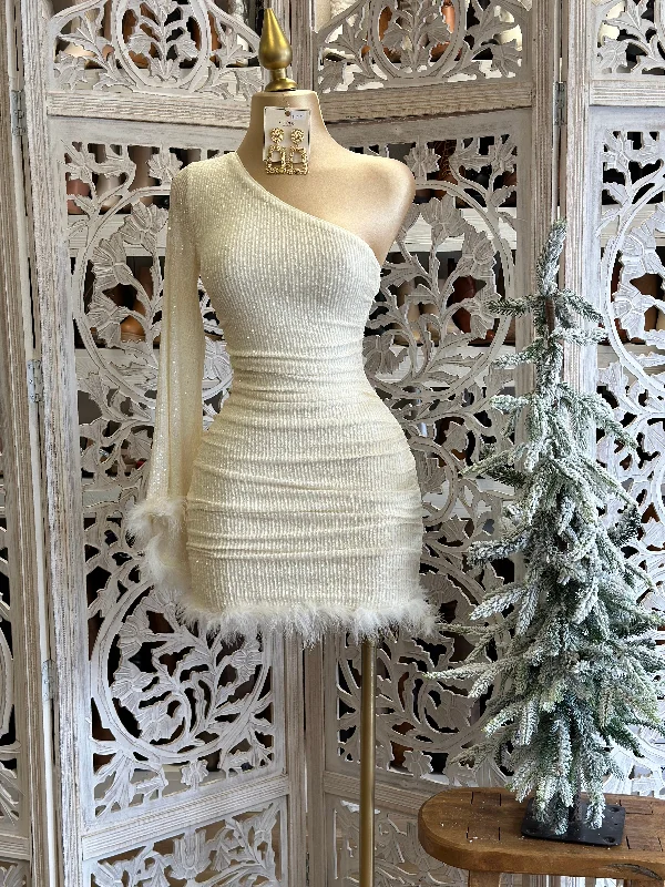 Today Only – Don’t Miss It!White Sequin Feathered Dress