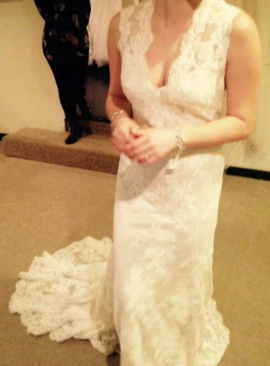 Limited Time Offer!Allure Bridals 9019