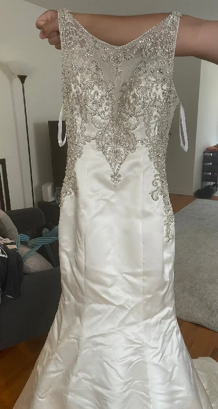 Hurry! While Supplies Last!Allure Bridals 9252
