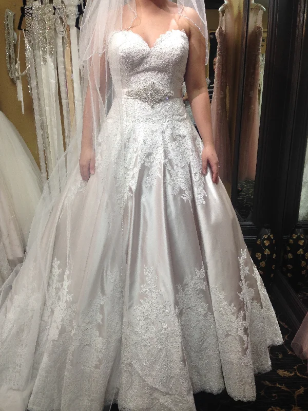 Save More Than Ever!Allure Bridals 9303