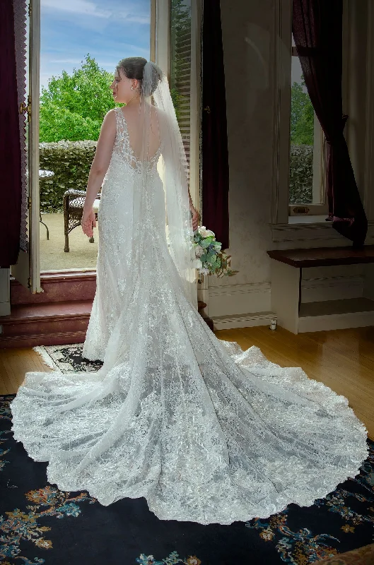 Amazing Prices You Can’t Resist!Allure Bridals L450